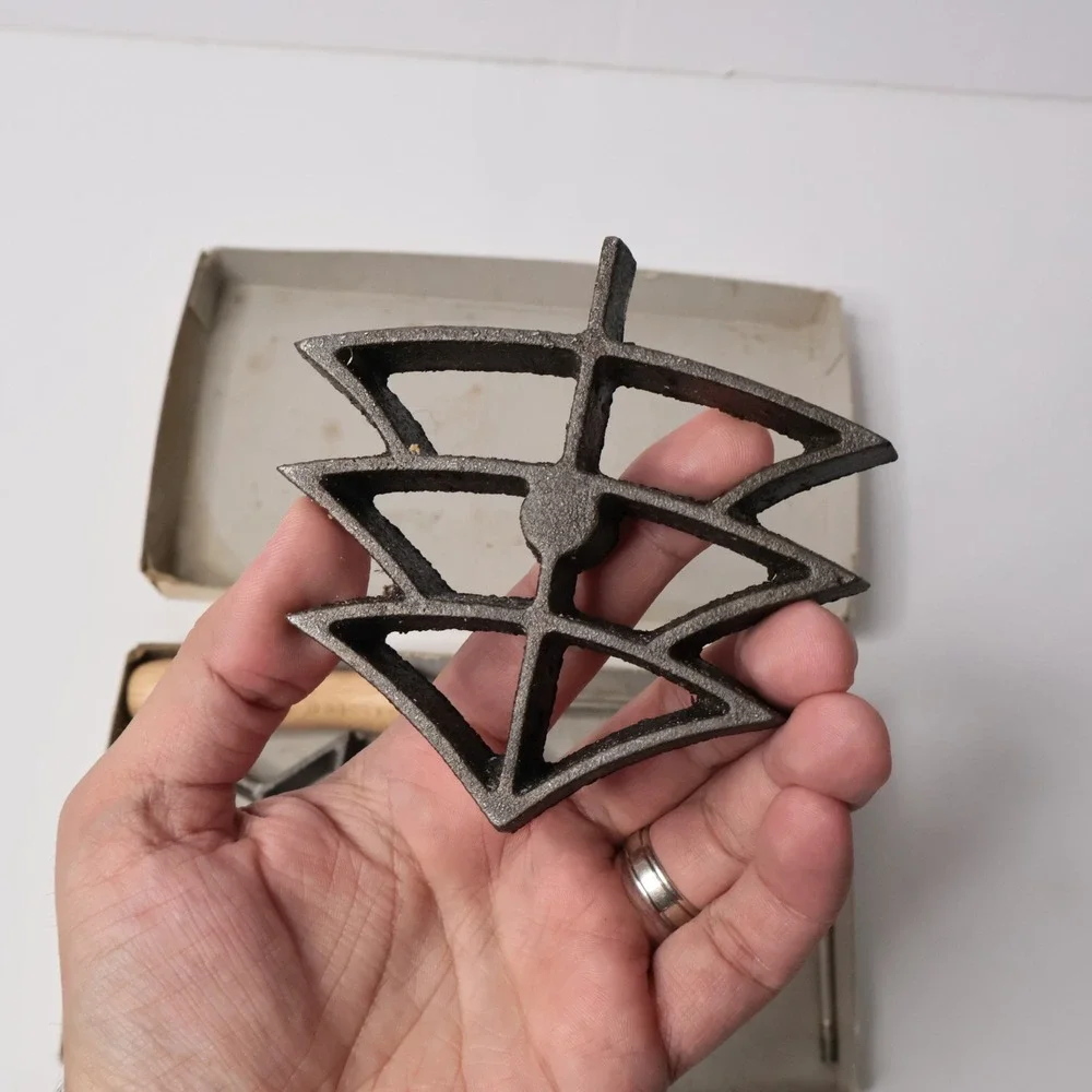 VTG Christmas‎ Rosette Iron Set Cast Iron Star Tree Candy Cane 14